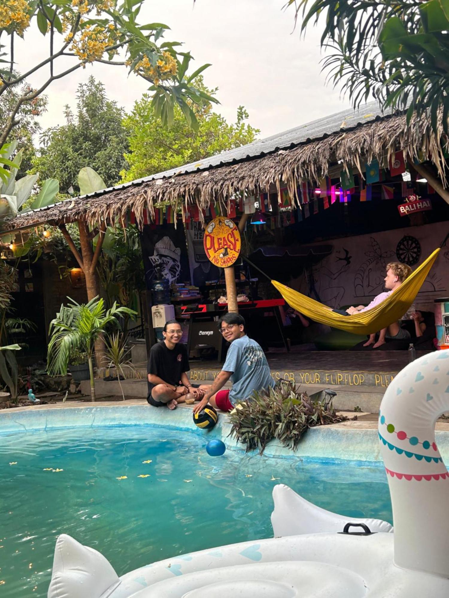Losmanos Hostel Yogyakarta Kültér fotó