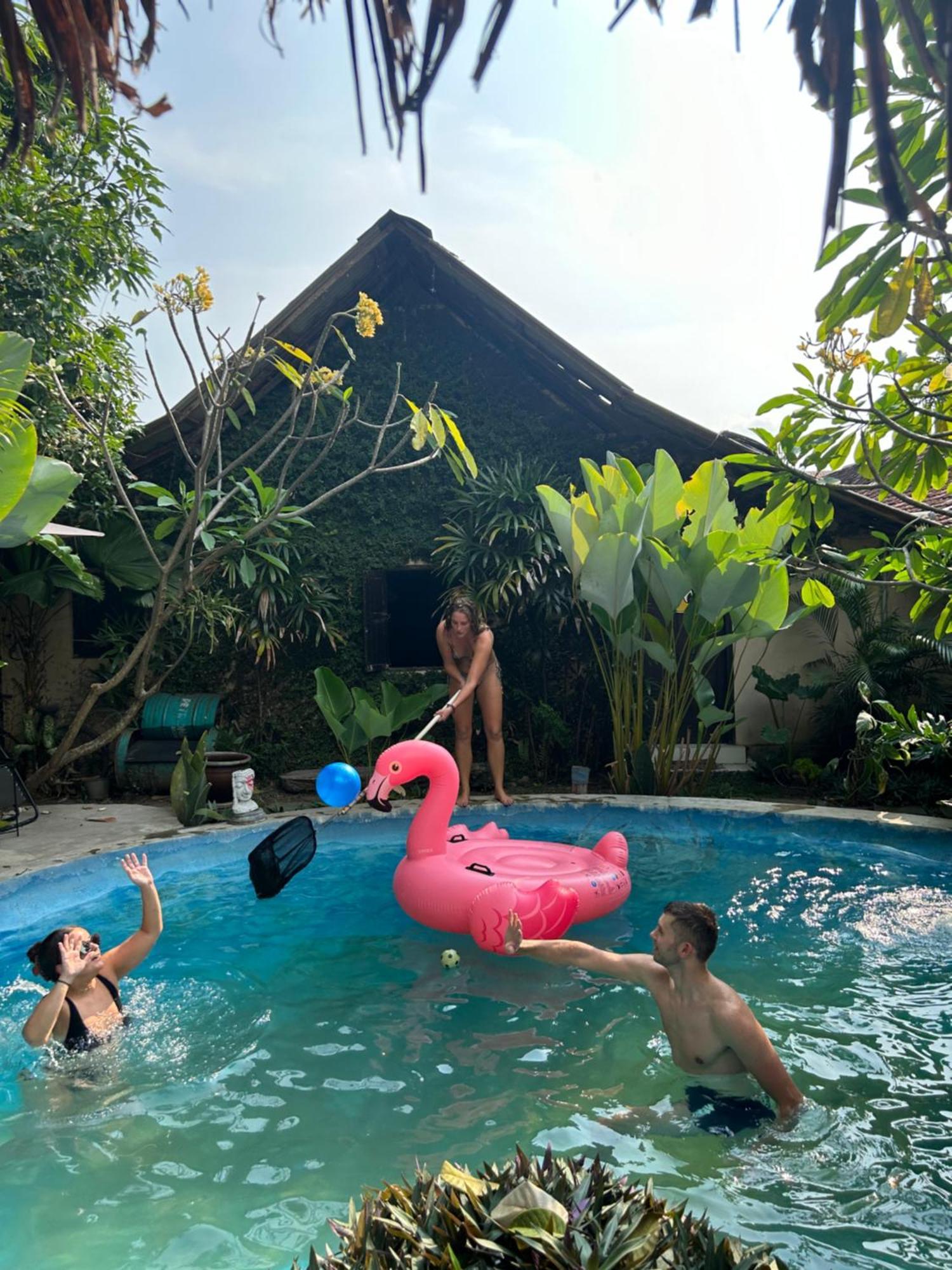 Losmanos Hostel Yogyakarta Kültér fotó