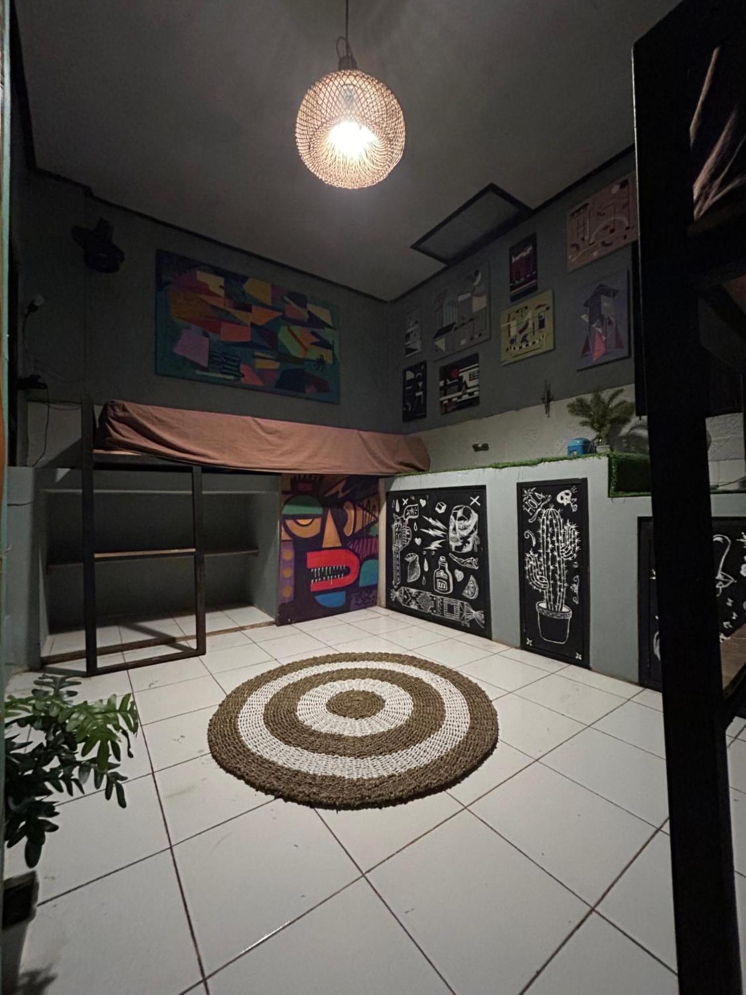 Losmanos Hostel Yogyakarta Kültér fotó