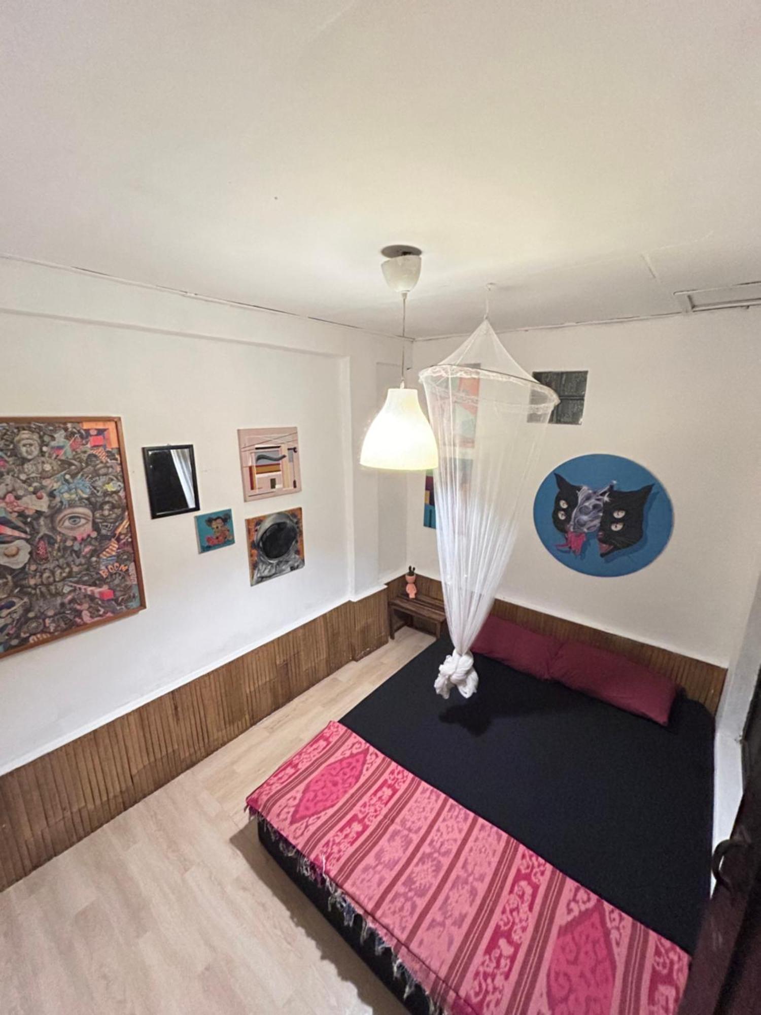 Losmanos Hostel Yogyakarta Kültér fotó