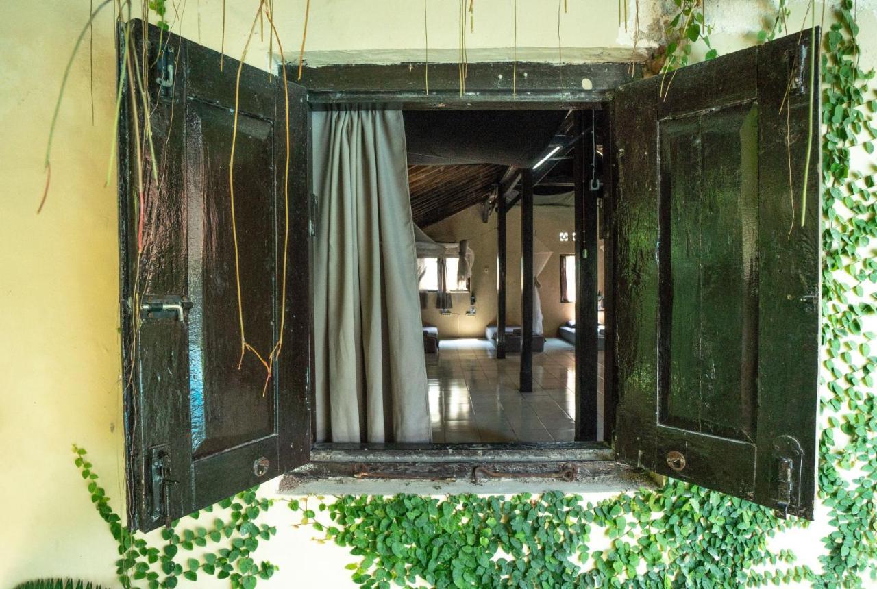 Losmanos Hostel Yogyakarta Kültér fotó