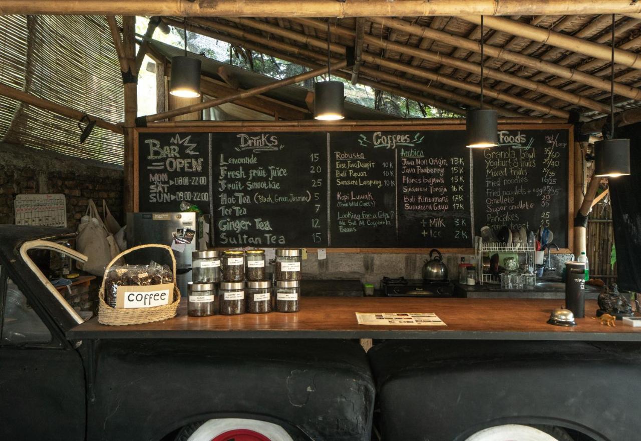 Losmanos Hostel Yogyakarta Kültér fotó