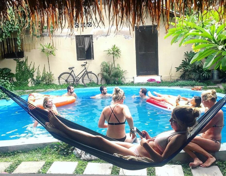 Losmanos Hostel Yogyakarta Kültér fotó