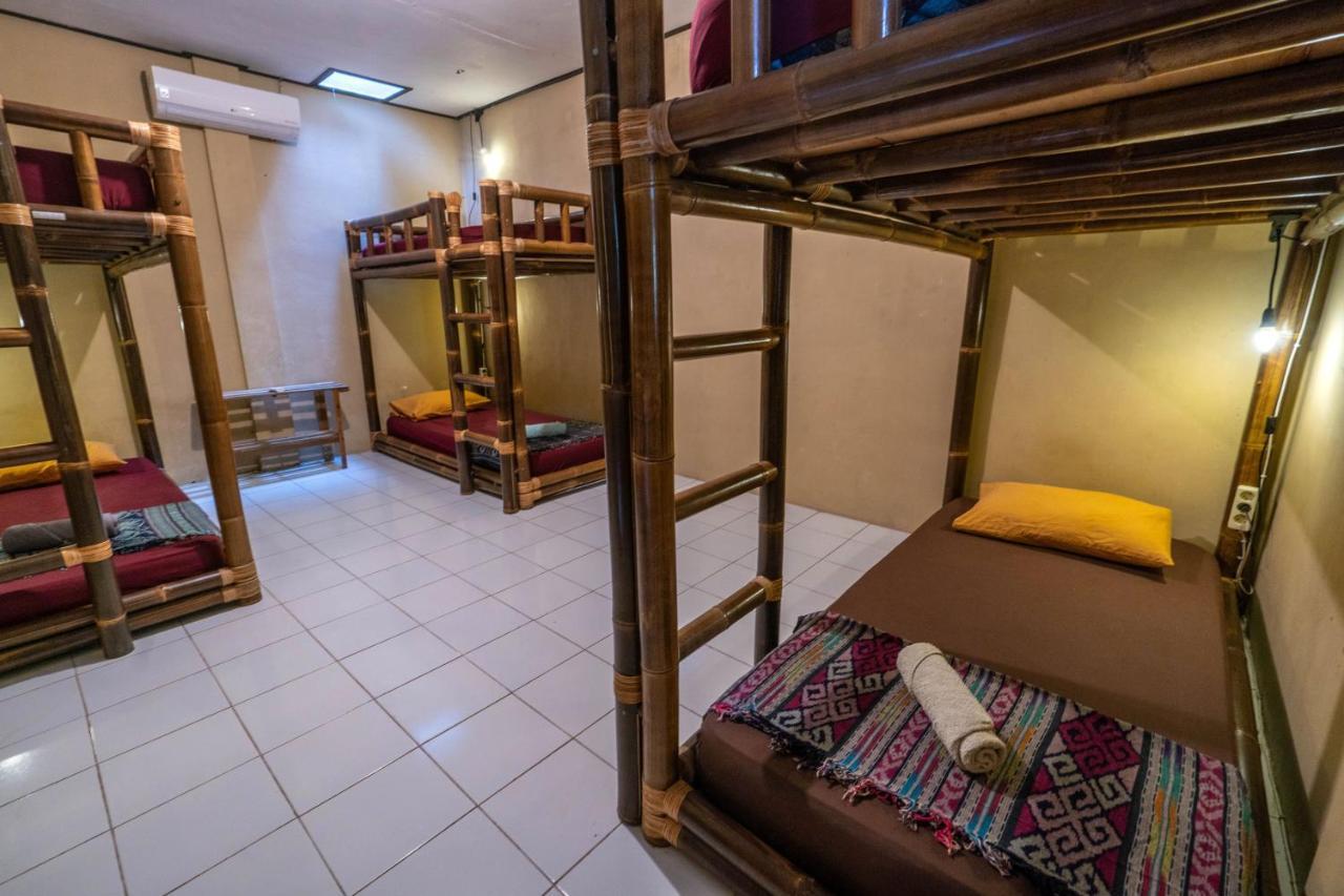 Losmanos Hostel Yogyakarta Kültér fotó
