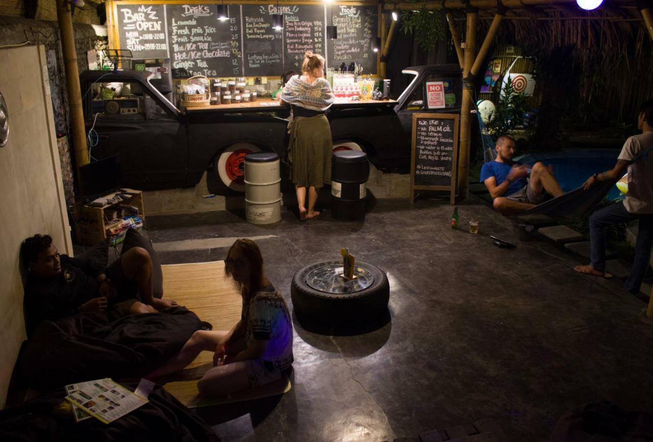 Losmanos Hostel Yogyakarta Kültér fotó